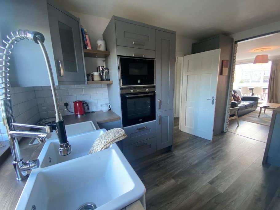 Central, Comfortable And Spacious 4 Bed Duplex Dublin Buitenkant foto