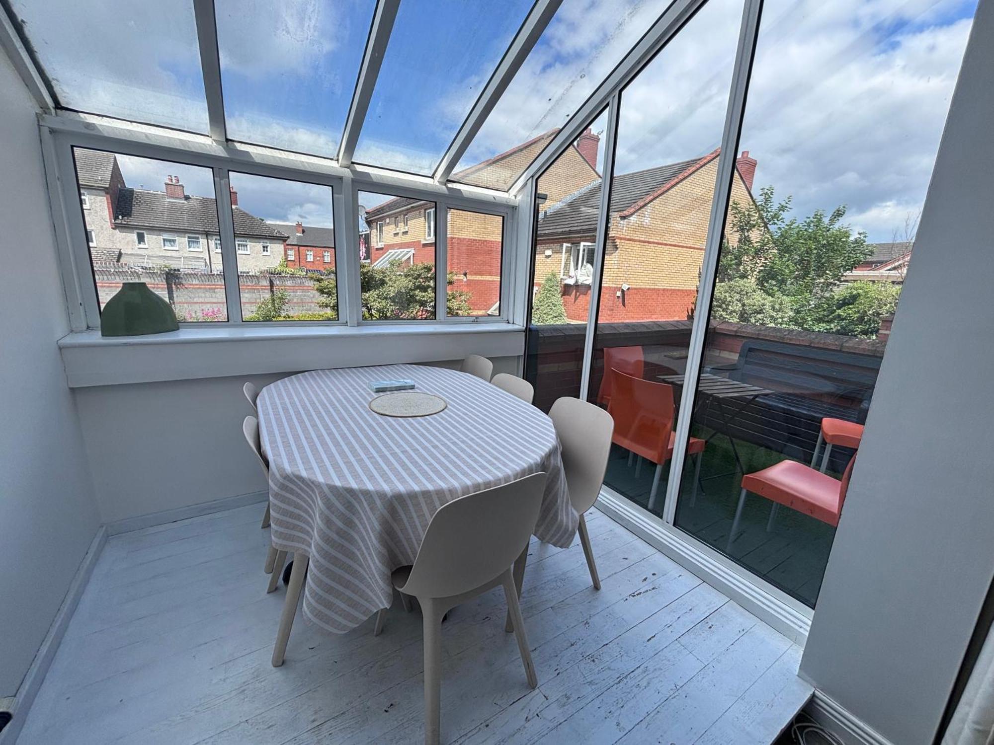 Central, Comfortable And Spacious 4 Bed Duplex Dublin Buitenkant foto